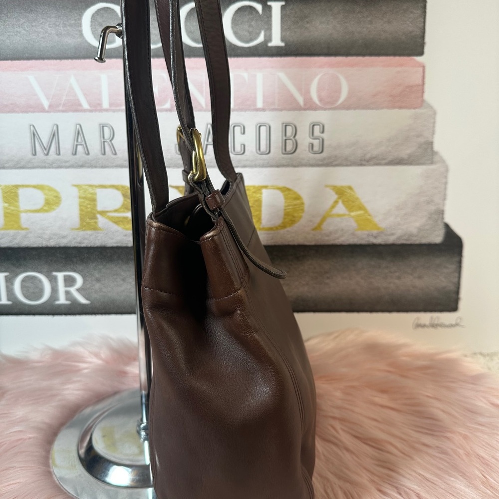 Coach Dark Brown Leather Shoulder Soho Bag. Made in Dominican Republic - Picture 4 of 10